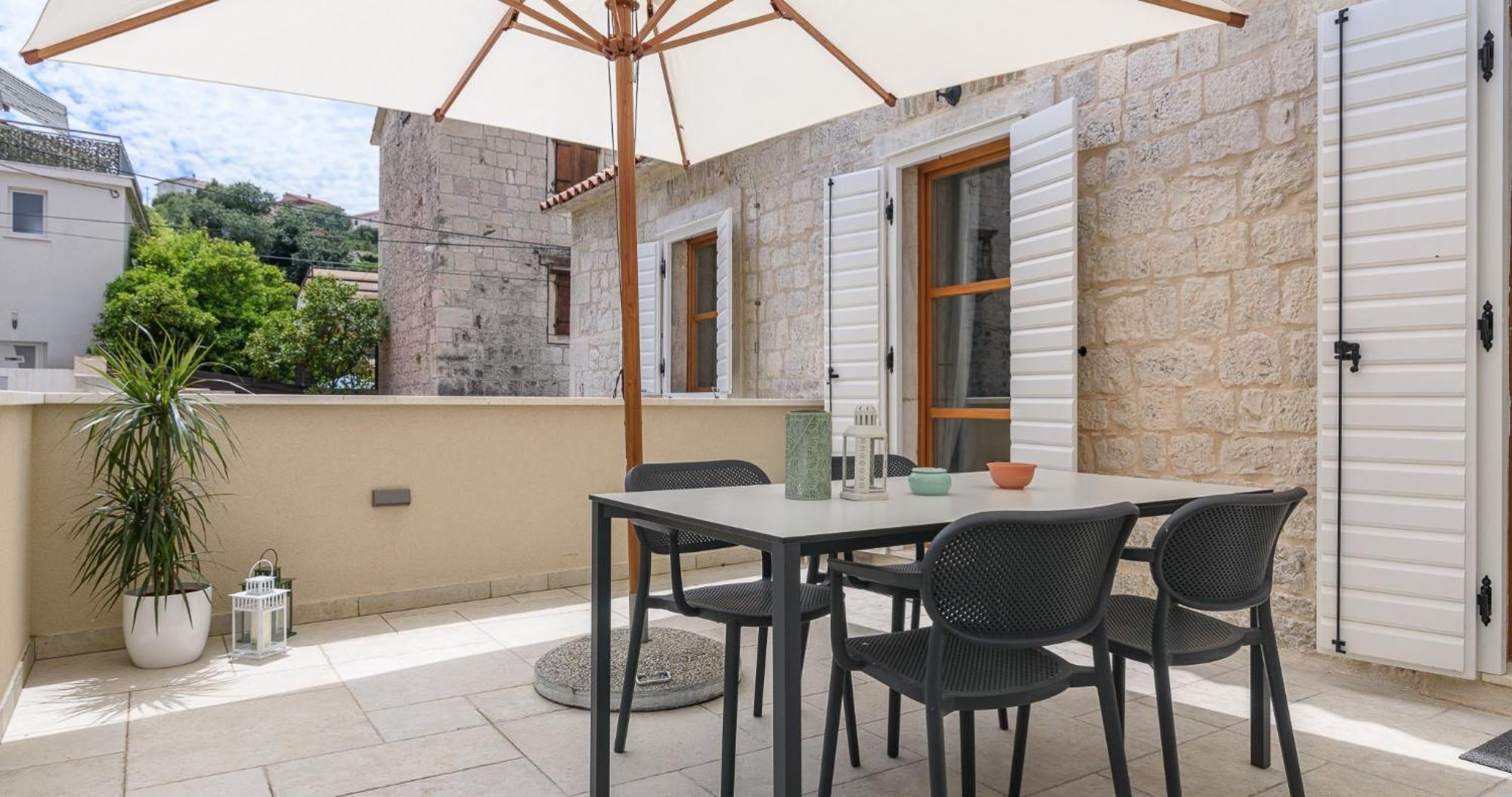 Oleander Center Apartment Trogir