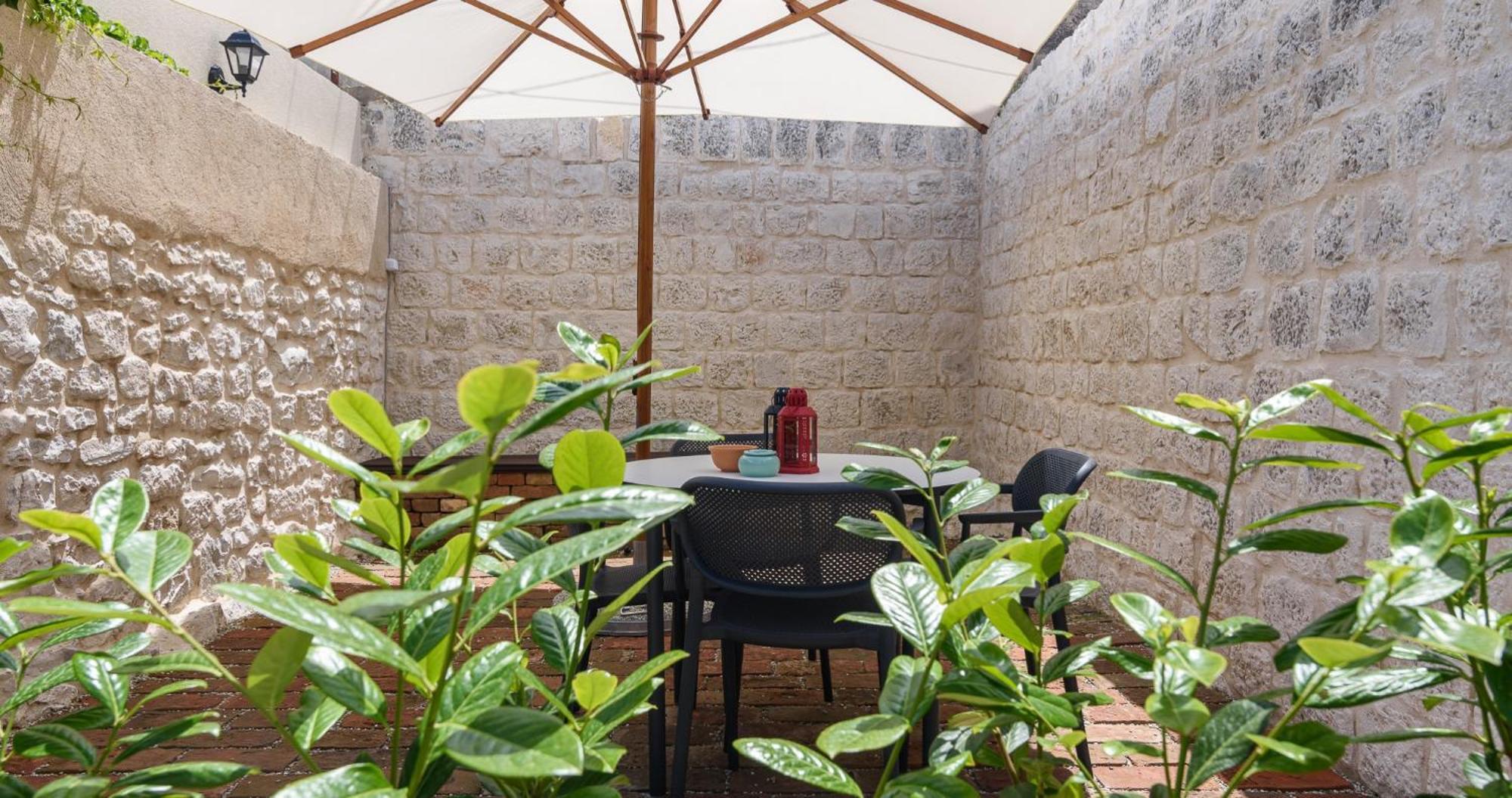 Oleander Center Apartment